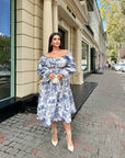 Rochie evazată în lungime midi